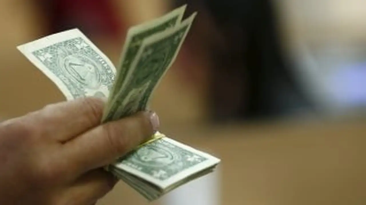 سعر الدولار مقابل الجنيه يشهد تغيرات ملحوظة اليوم السبت